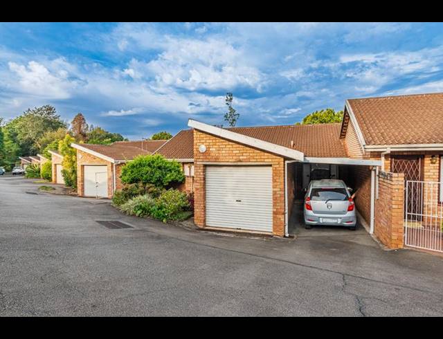 3 BEDROOM TOWNHOUSE FOR SALE IN OAK PARK